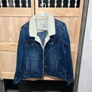 Kensie jeans jacket. Size med. Dark Blue Worn only 1 time. Excellent condition.